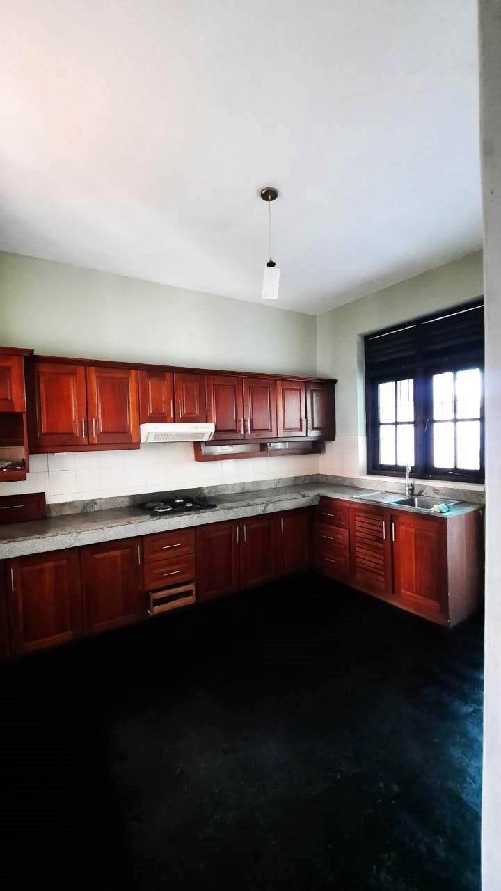 5 BR RECENTLY RENOVATED HOUSE AT POLGASOVITA, COLOMBO